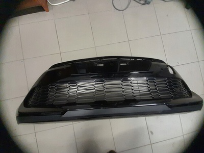 53102YP030 toyota oe решетка радиатора бампера переднего