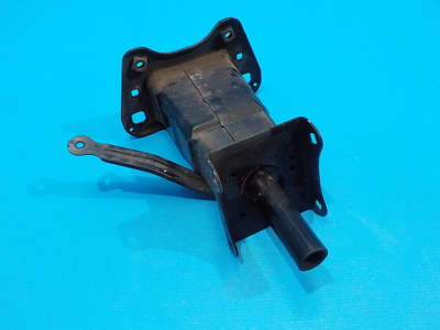 A1646202031 Кронштейн усилителя переднего бампера правый MERCEDES-BENZ M-class ML (W164) 2005-2011
