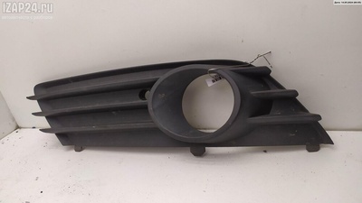 13126026 Рамка фары противотуманной правой Opel Astra H 2005