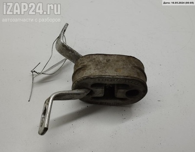 8D0253147E Кронштейн глушителя Audi A6 C5 (1997-2005) 2002