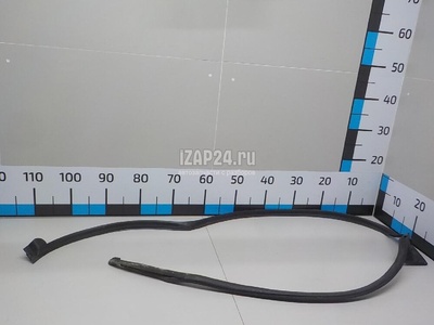 LR092586 Уплотнитель двери Land Rover Range Rover Velar 2017
