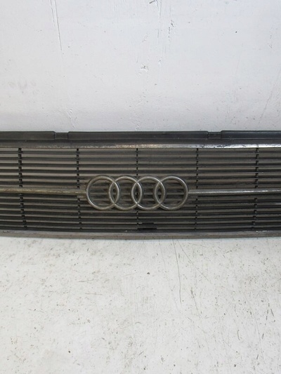 823853653 решетка радиатора решетка audi 80 b1