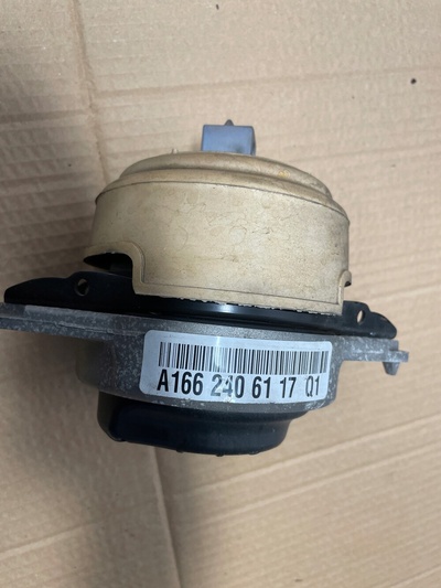 A1662406117 подушка двигателя правый мерседес gls