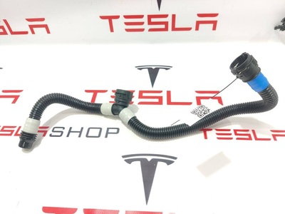 175211903B Патрубок (трубопровод, шланг) Tesla Model S 2-й рест. 2021 1752119-03-B,1585715-00-B
