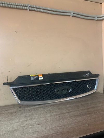 1371893 Решетка радиатора C-MAX 2003-2010 (ДО 2007 ГОДА Ford