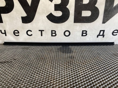 2557346 уплотнитель стекла двери левый Scania 6