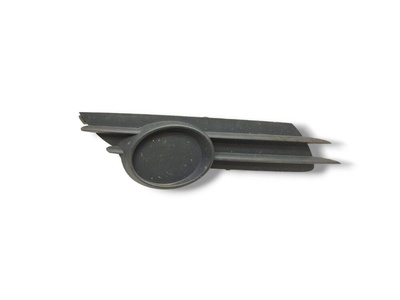 13211481 решетка в бампер правая Opel Corsa D 2008