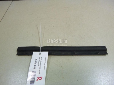 5E0823736 Уплотнитель капота VAG Octavia (A7) (2013 - 2020)