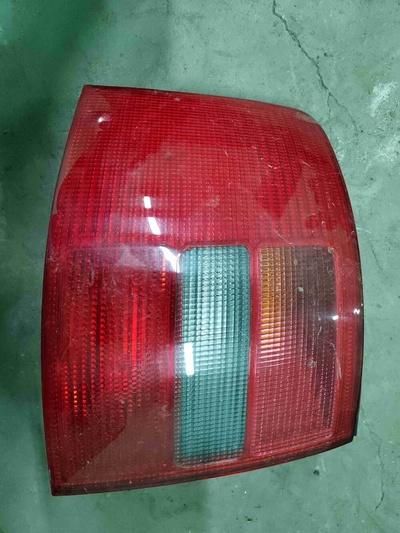 4B9945095D Фонарь задний левый Audi A6 C5(1997-2004) 2001