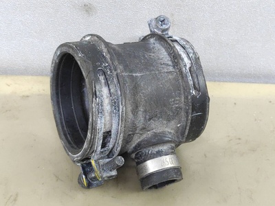 PY8V13225 Патрубок чистого воздуха (к турбине) Mazda CX-9 2 TC 2020