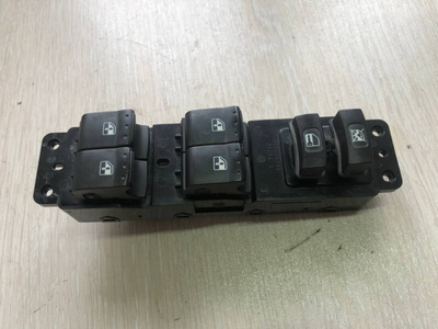 8581009110 Блок управления стеклоподъемниками SsangYong Kyron DJ