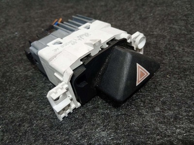 98AG13A350AE Кнопка аварийной сигнализации Ford Focus 1 2001