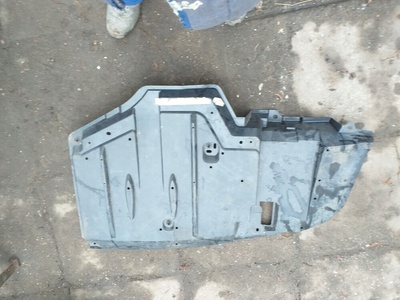 5839902060 osłona pod bagażnik do Toyoty Yaris