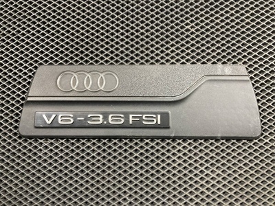 03H103925C Декоративная крышка двигателя Audi Q7 4L 2008