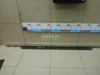 4L0853283A2ZZ Накладка стекла переднего левого VAG Q7 [4L] (2005 - 2015)