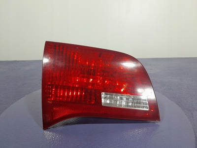 4F9945093B audi a6 c6 универсал фонарь левая в крышку