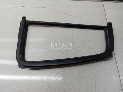 8466562J00 Уплотнитель форточки правой Suzuki Swift (2004 - 2010)