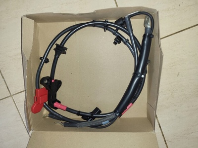 4F1971349B провода плюс a6 c6 4.2 v8 бат