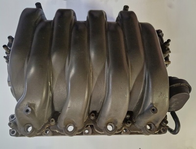 079133185E коллектор впускной audi s4 b6 b7 4.2 bbk