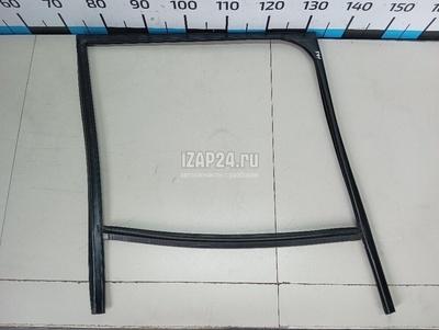 LR080132 Уплотнитель стекла двери Land Rover Range Rover IV 2013