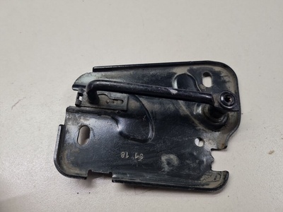 8V0823185C Ответная часть замка капота Audi A3 8V 2012-2020