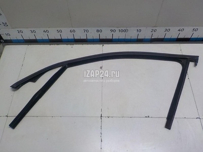 1677251300 Уплотнитель стекла двери Mercedes Benz GLS-Class X167 2019