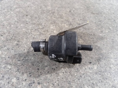 058133459 клапан вентиляции топливного бака 5МКПП , полный привод. Volkswagen Passat B5 1999