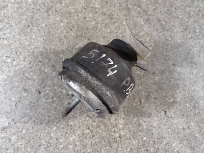 8D0199379S Подушка крепления двигателя 1.6 - 2.3i / 1.9TDI , ЕСТЬ МИКРОТРЕЩИНКИ. Audi A4 B5 2000