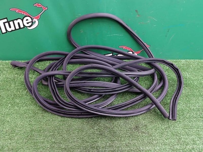 A2036972351 Уплотнители проемов Mercedes-Benz C W203 2000