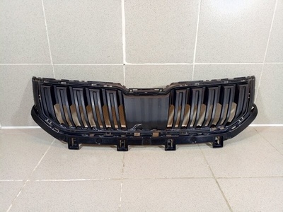 57A853653BZD4 Решетка радиатора Skoda Karoq