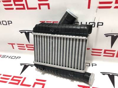 X0111190033 Интеркулер правый LiXiang L9 2024 X01-11190033