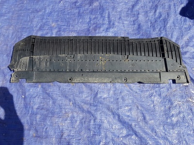 8T0807611A крышка плита под двигатель бампер audi a5 8t 8t0807611