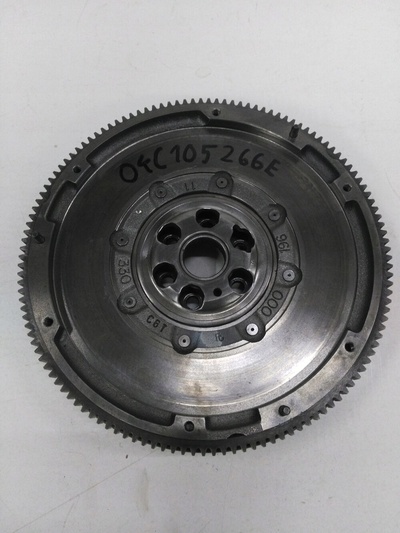 04C105266E a1 ii 82a ibiza v 6f колесо двухмассовый муфта dsg