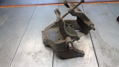 034260885 Кронштейн двигателя Audi 100 С3 1986 , B, A