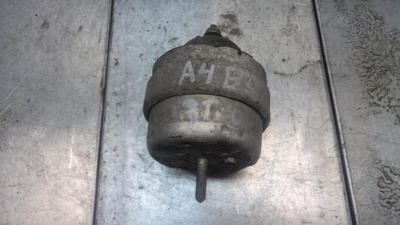 8D0199379J Подушка крепления двигателя Audi A6 C5/4B 2002