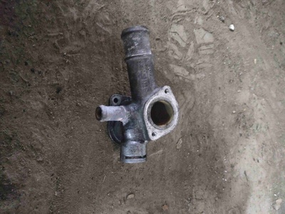 038121133a Фланец (тройник) системы охлаждения Audi A4 B6(2000-2005) 2002