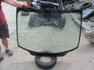0411 citroen c4 i 5d 04 - 11 стекло передняя переднее стекло