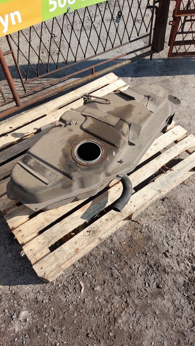 Nissan серена vanette 2.3d бачёк топлива
