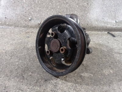 8D0145156L Насос гидроусилителя руля 1.6 - 2.8i / 1.9TDI , KYB , 105bar. 5МКПП , передний привод. Audi A4 B5 1997