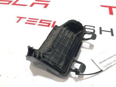 110951400C Прочая запчасть Tesla Model 3 2019 1109514-00-C