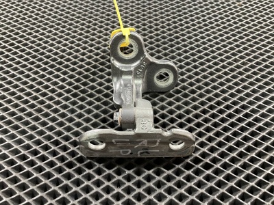 LR073600 петля двери левой Land Rover Range Rover 4 2019 ,T4A2514,LR036579,LR056361,CPLA228A67AA,CPLA228A67AC