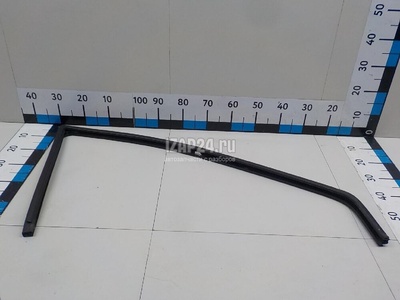 7701473082 Уплотнитель стекла двери Renault Scenic RX4 (2000 - 2003)