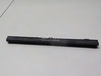 3C0823700 Уплотнитель капота VAG Passat [B6] (2005 - 2010)