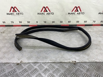A2026970751 Б/У уплотнительная резинка дверного проема Mercedes-Benz C-Class W202 1997 , <strong>-Б/У Детали сняты с АВТОМОБИЛЯ</strong>