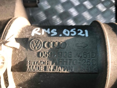 059906461D Расходомер воздуха Audi A6 C5 рестайлинг (2001—2004) 2004