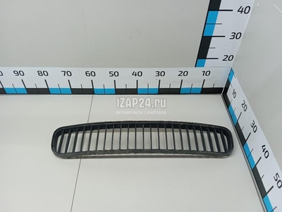 5J0853677 Решетка в бампер центральная VAG Roomster (2006 - 2015)