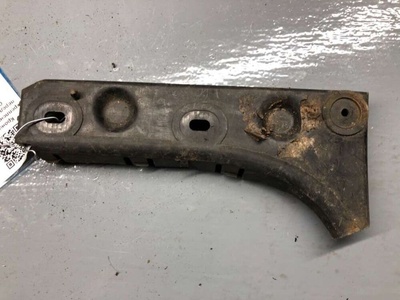 4B0807284B Кронштейн крепления бампера переднего Audi A6 C5 (S6,RS6) 2004