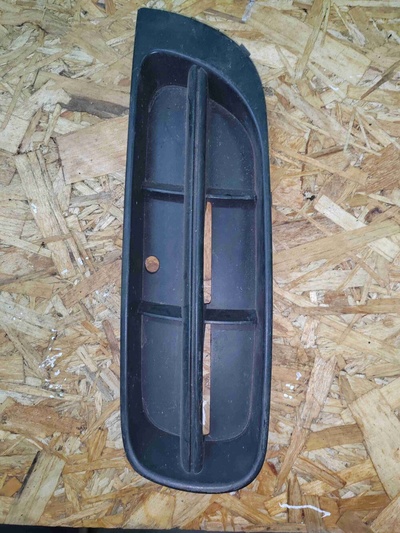 5J0807367 Заглушка (решетка) в бампер Skoda Fabia 2(2008-2013) 2009
