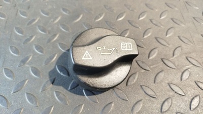 A0000101385 Крышка маслозаливной горловины Mercedes C/W204 2006-2015