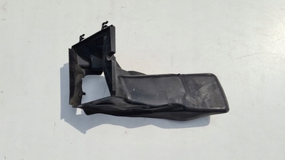 8E0117335Q Audi A4 B7 Dolot powietrza intercoolera lewy Wlot